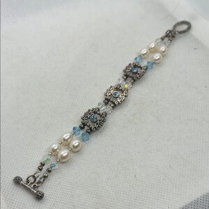 Elegant Silver and Pearl Bracelet